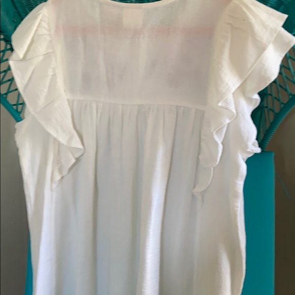 White ruffled elegant shirt with floral accents - Picture 4 of 5